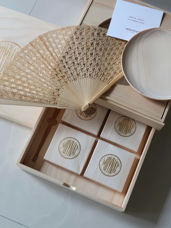 Eco Moynat Fan Box | Sustainable ESG Corporate Gift