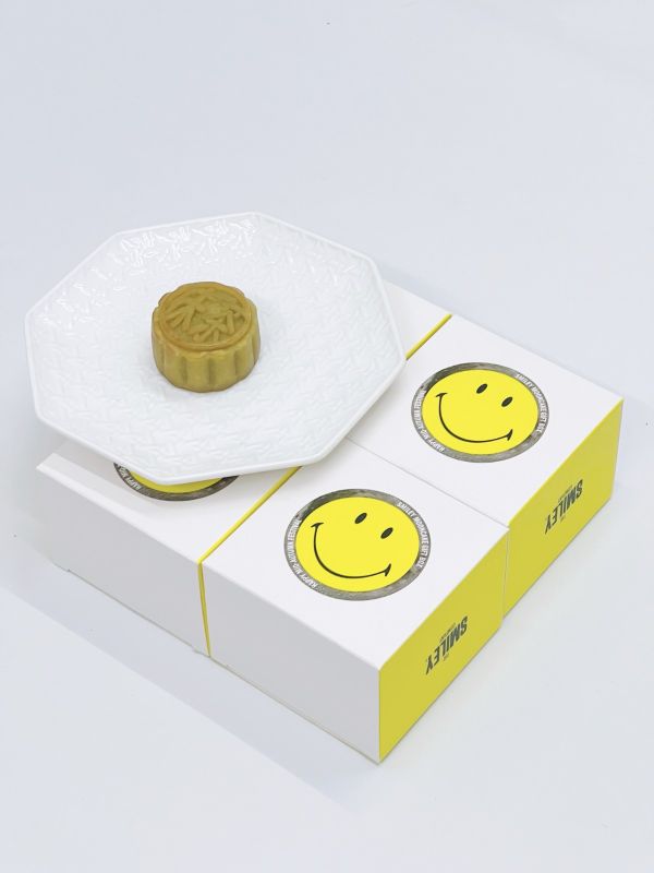 Smiley Round Gift Box as Premium Corporate Gift for Mid-Autumn in Singapore & Malaysia