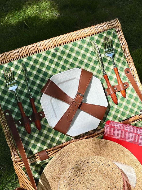  Woven Picnic Basket as Premium Corporate Gift in Singapore & Malaysia