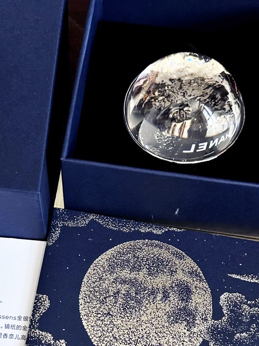  Custom Moon Paperweight Supplier Delivers 150pcs for Singapore Corporate Event