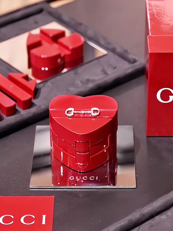 Low MOQ Custom Ancorra Red Gift Collection Supplier