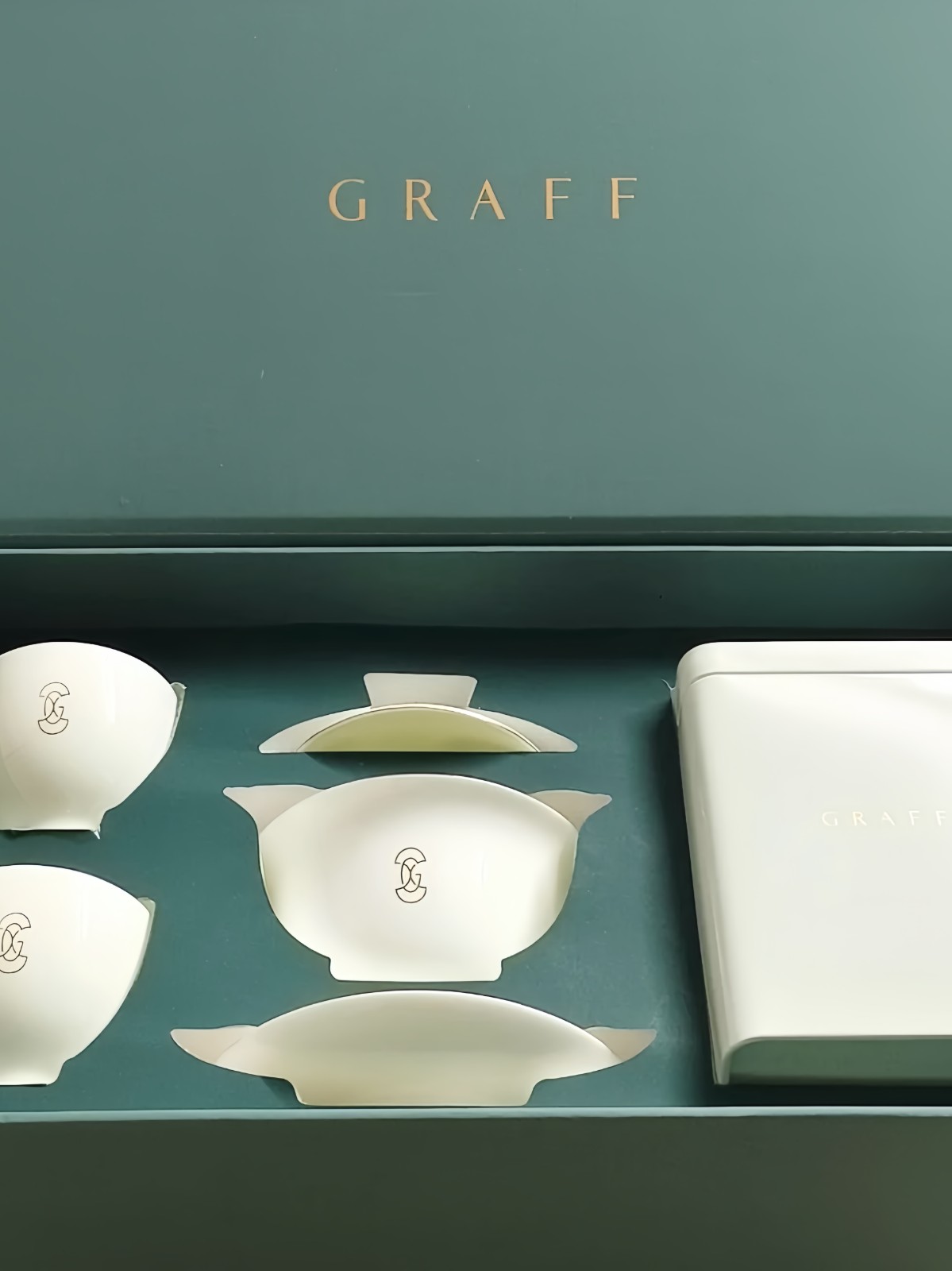 Success Case: Graff Tea Gift Boxes for Luxury Hotel's Mid-Autumn Gala in Malaysia