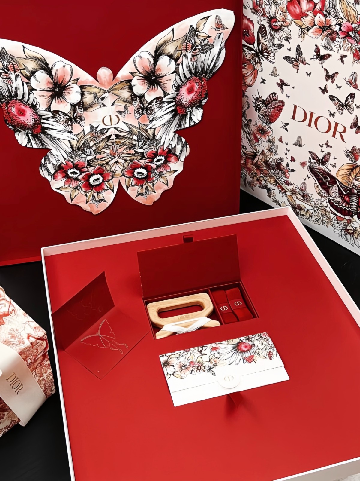 Success Case: Butterfly Kite Gift Boxes for Luxury Hotel VIP Gala in Singapore;